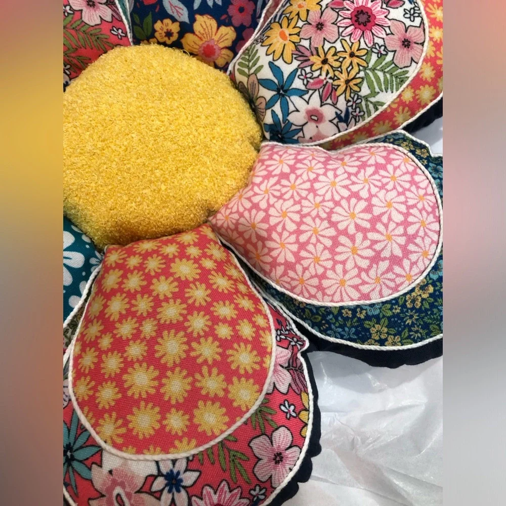 Vintage cottage inspired quilt look sunflower shaped‎ decor pillow brand new